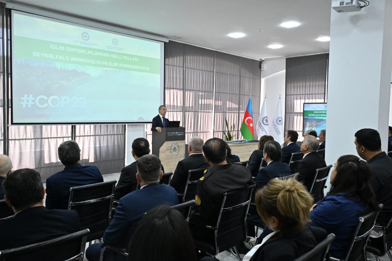 AƏSMA-da COP29-a həsr edilən elmi nəşrin təqdimatı olub - FOTOLAR