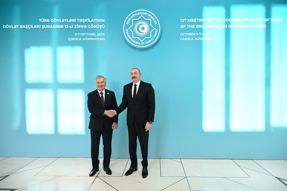 İlham Əliyev Qəbələdə qonaqları qarşıladı - VİDEO (YENİLƏNİB - FOTOLAR)