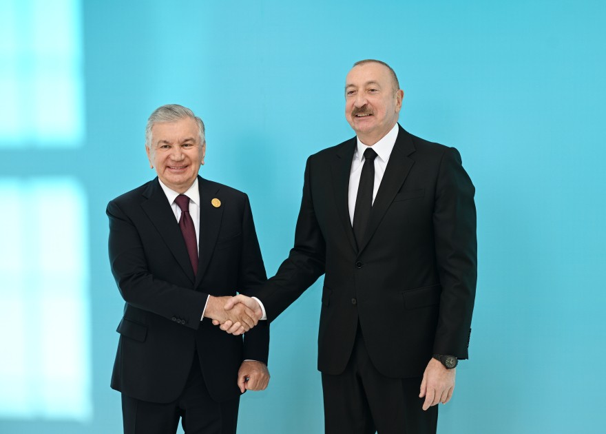 İlham Əliyev Qəbələdə qonaqları qarşıladı - VİDEO (YENİLƏNİB - FOTOLAR)