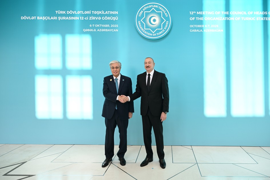 İlham Əliyev Qəbələdə qonaqları qarşıladı - VİDEO (YENİLƏNİB - FOTOLAR)