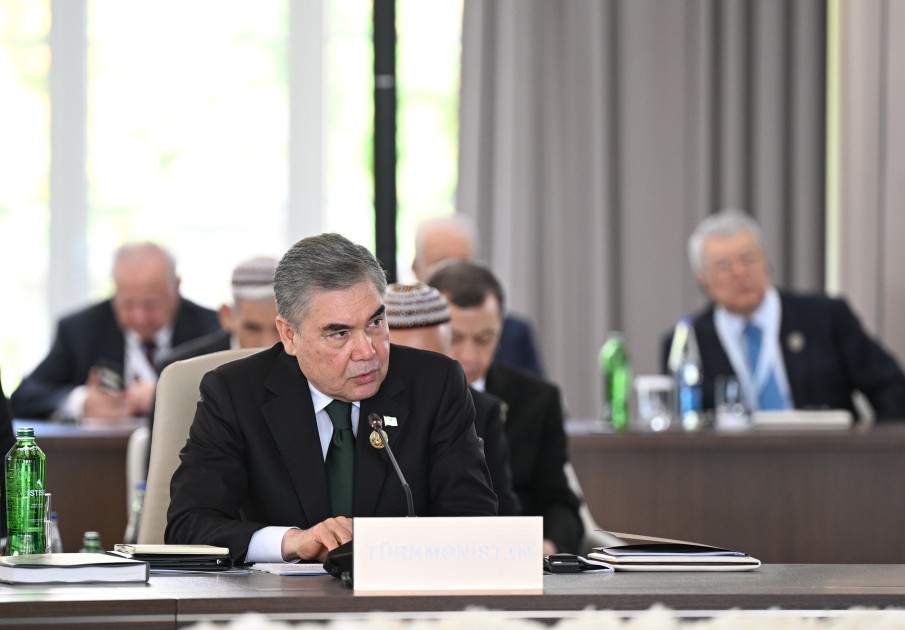 Prezident tədbirdə çıxış etdi - YENİLƏNİB (FOTOLAR)