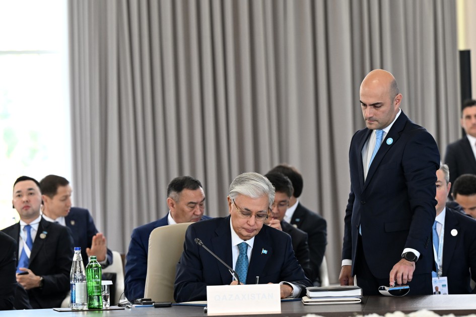 Prezident tədbirdə çıxış etdi - YENİLƏNİB (FOTOLAR)