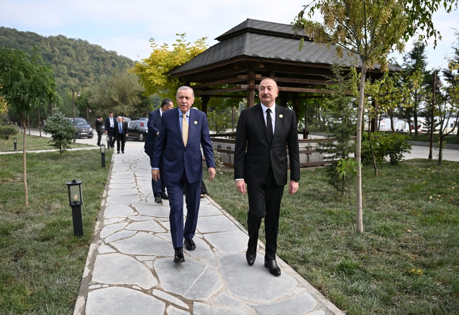 Qəbələdə liderlərin şərəfinə rəsmi nahar verildi - FOTOLAR