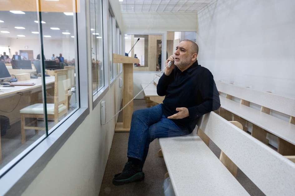 Vardanyan zərər verdikləri ilə üz-üzə - FOTOLAR