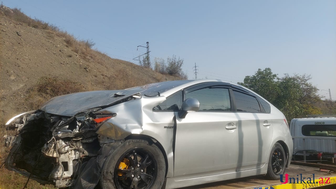 Daşkəsəndə iki avtomobil toqquşdu - Xəsarət alanlar var (FOTO)