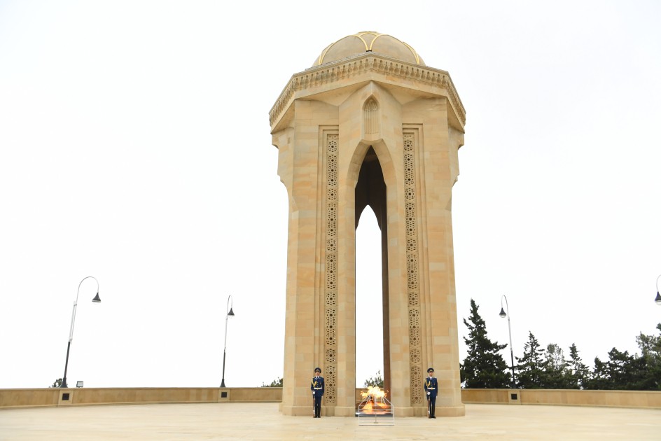 Xorvatiya parlamentinin sədri Ulu Öndərin məzarını və Şəhidlər xiyabanını ziyarət etdi - FOTOLAR