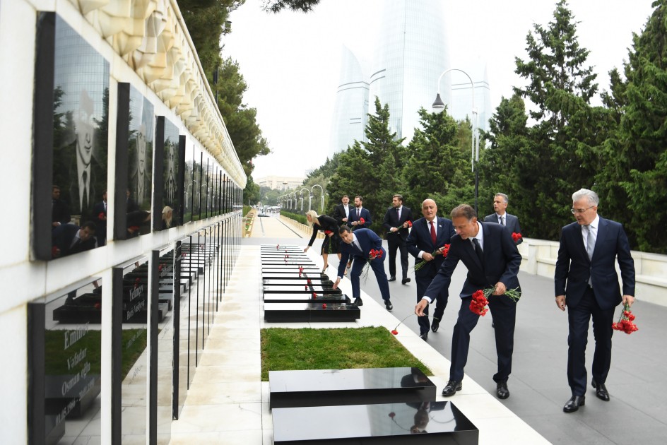 Xorvatiya parlamentinin sədri Ulu Öndərin məzarını və Şəhidlər xiyabanını ziyarət etdi - FOTOLAR