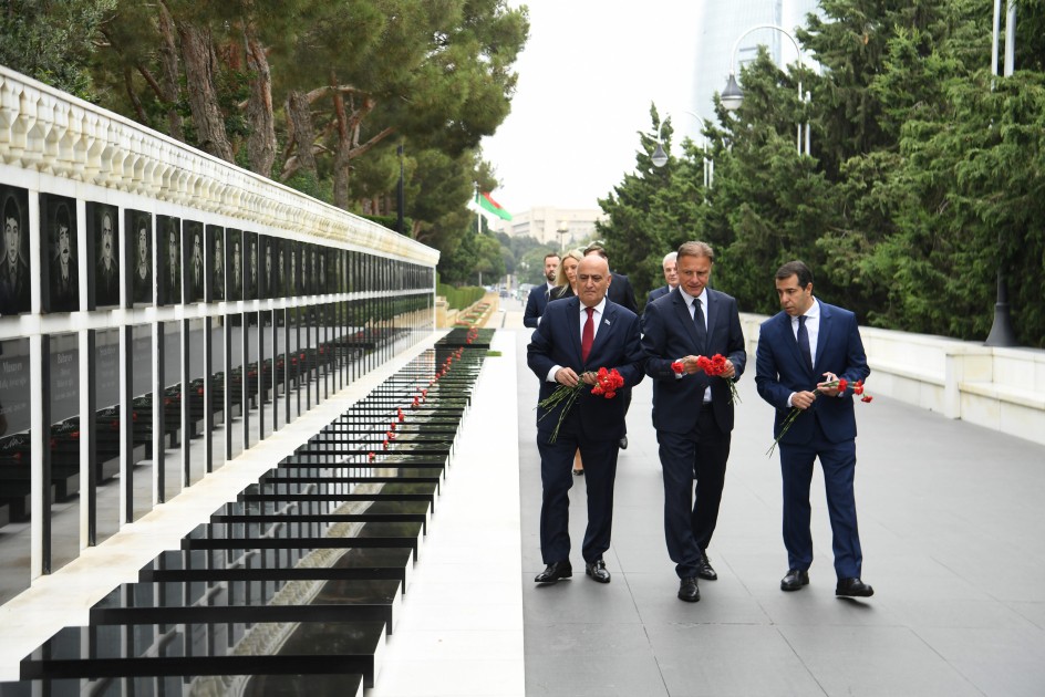 Xorvatiya parlamentinin sədri Ulu Öndərin məzarını və Şəhidlər xiyabanını ziyarət etdi - FOTOLAR