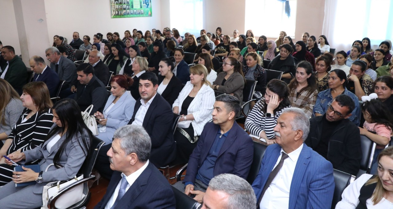 Suraxanıda Adil Əliyevin səyyar görüşləri davam edir - FOTOLAR