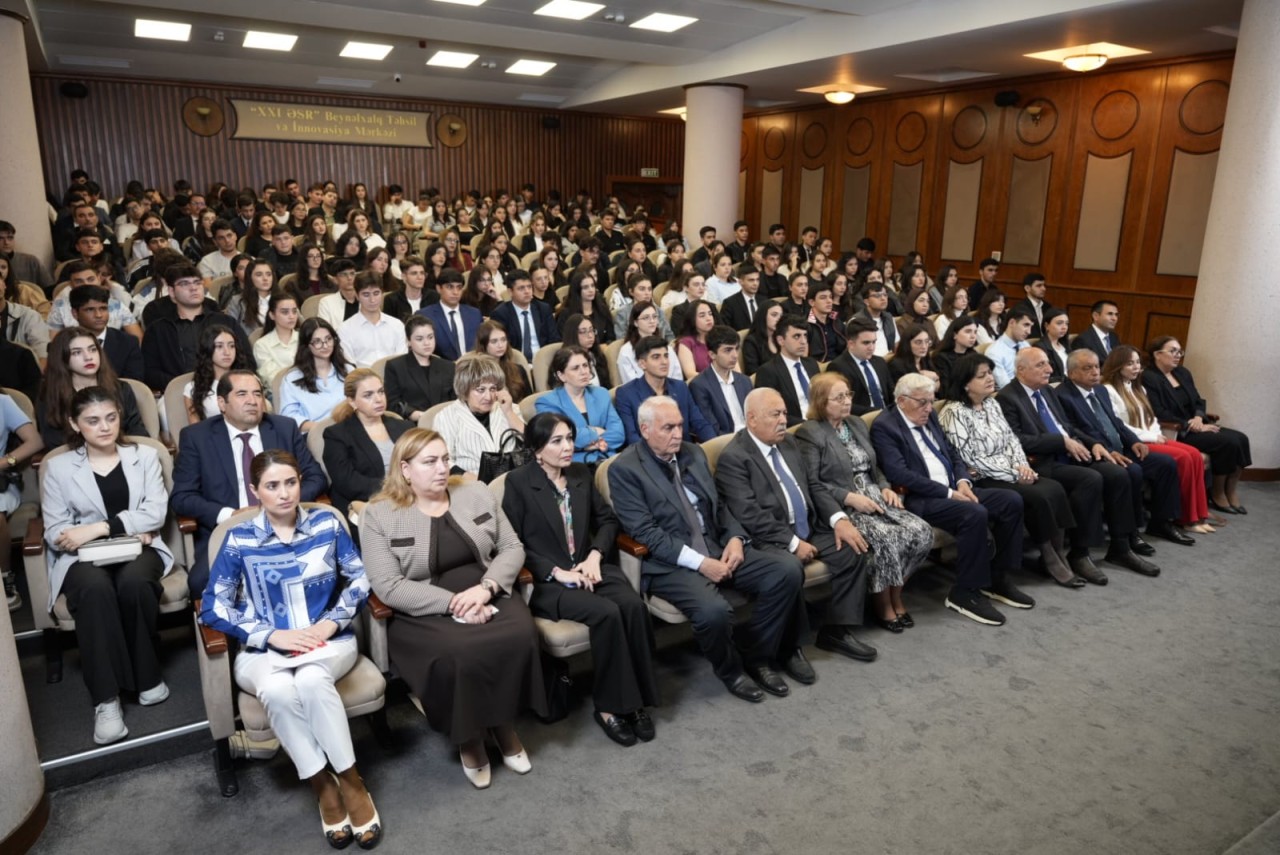 “Azərbaycanın müstəqilliyinin bərpası və xarici siyasət strategiyası” adlı tədbir keçirildi - FOTOLAR