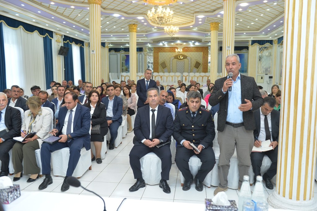 Taleh Qaraşov kənd sakinlərinin problemlərini dinlədi - FOTOLAR