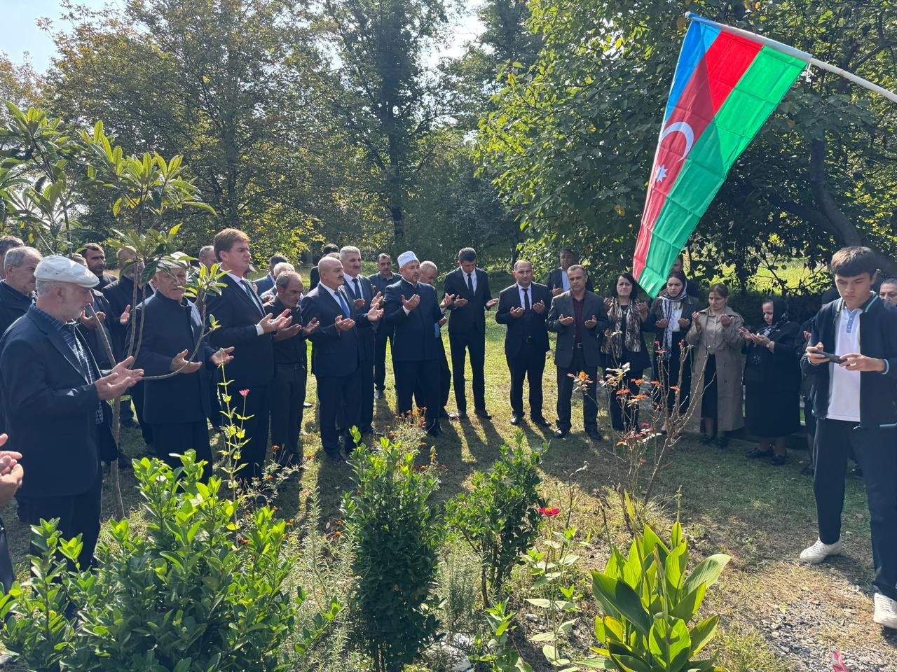 Deputat Asif Əsgərov Zaqatalada şəhidin anım mərasimində iştirak edib - FOTOLAR