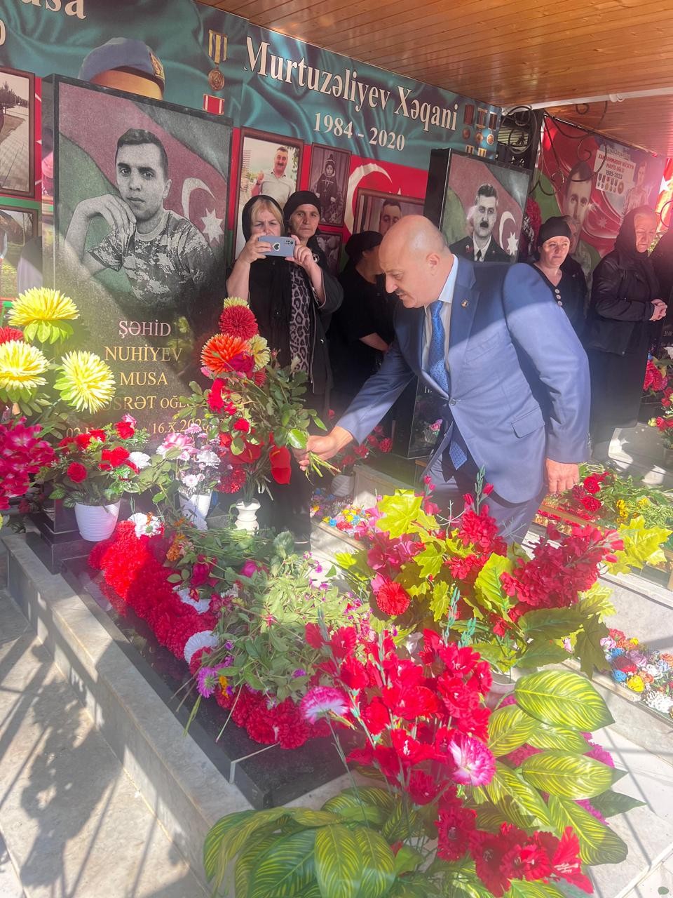 Deputat Asif Əsgərov Zaqatalada şəhidin anım mərasimində iştirak edib - FOTOLAR