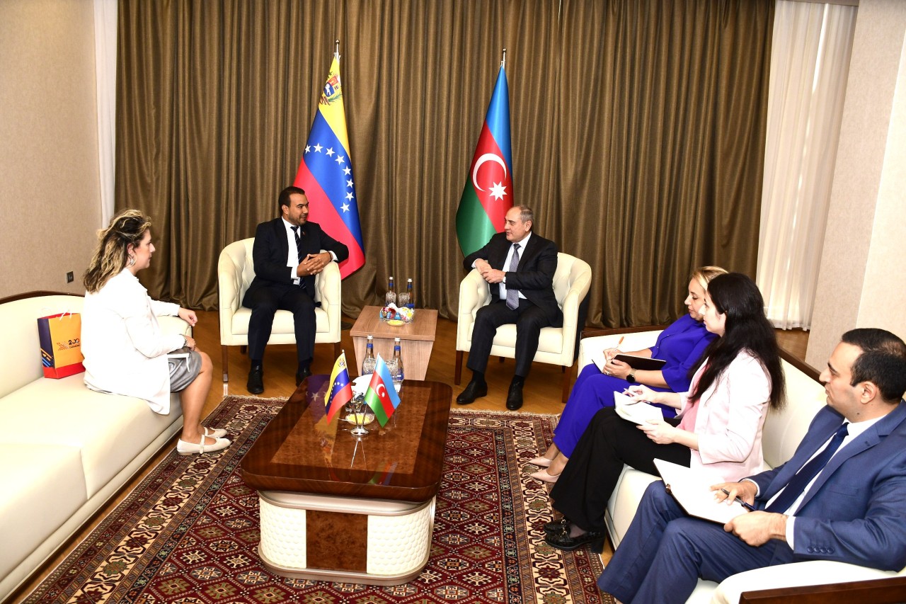 Tahir Budaqov Venesuelanın Azərbaycandakı səfiri ilə görüşdü - FOTO