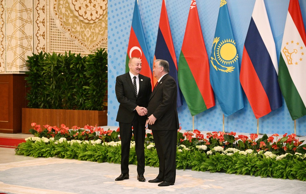 Prezident "Millət" sarayında - FOTOLAR