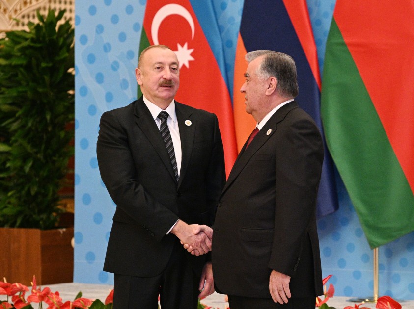 Prezident "Millət" sarayında - FOTOLAR