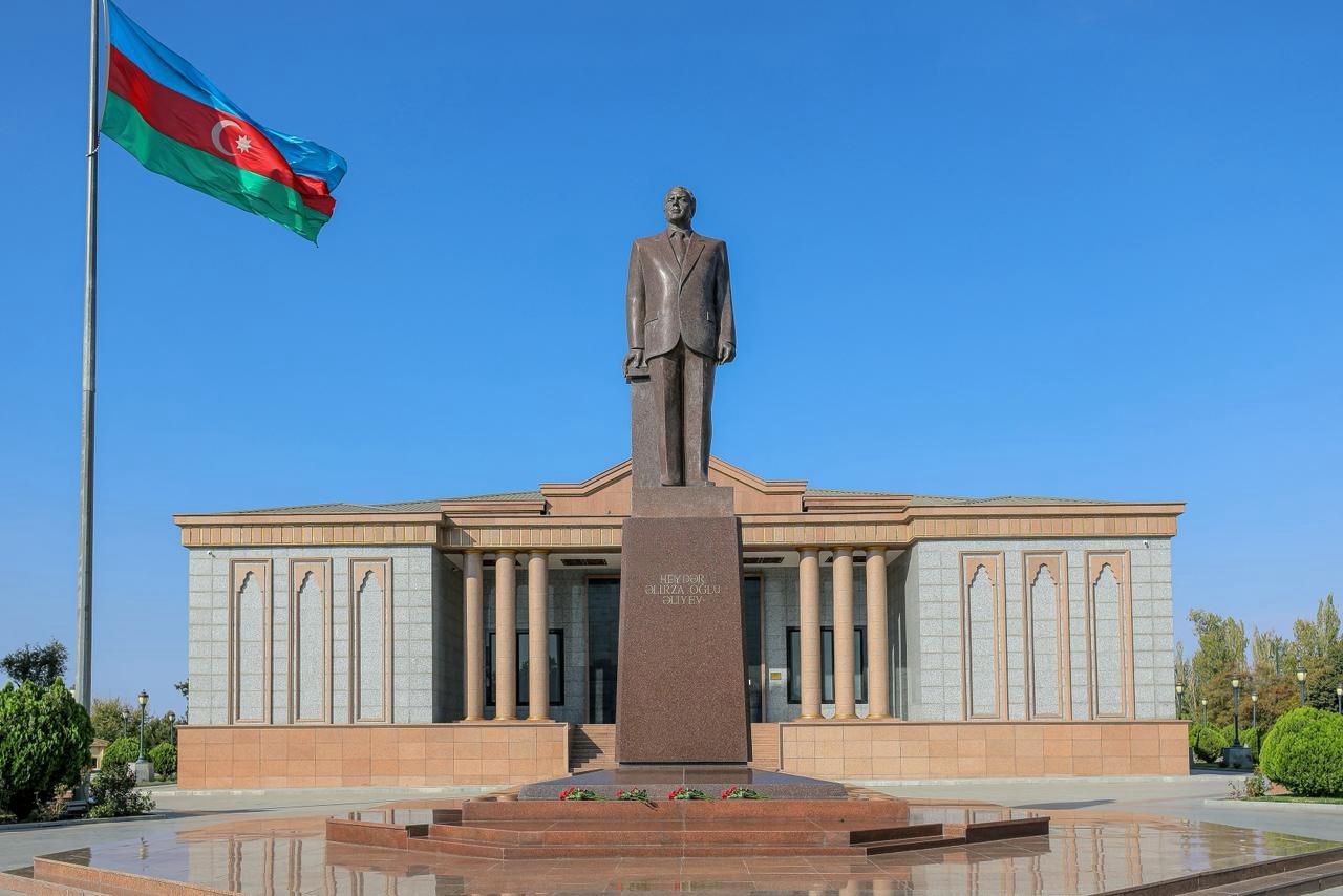 Mədəniyyət naziri Naxçıvanda vətəndaşların müraciətlərini dinlədi - FOTOLAR