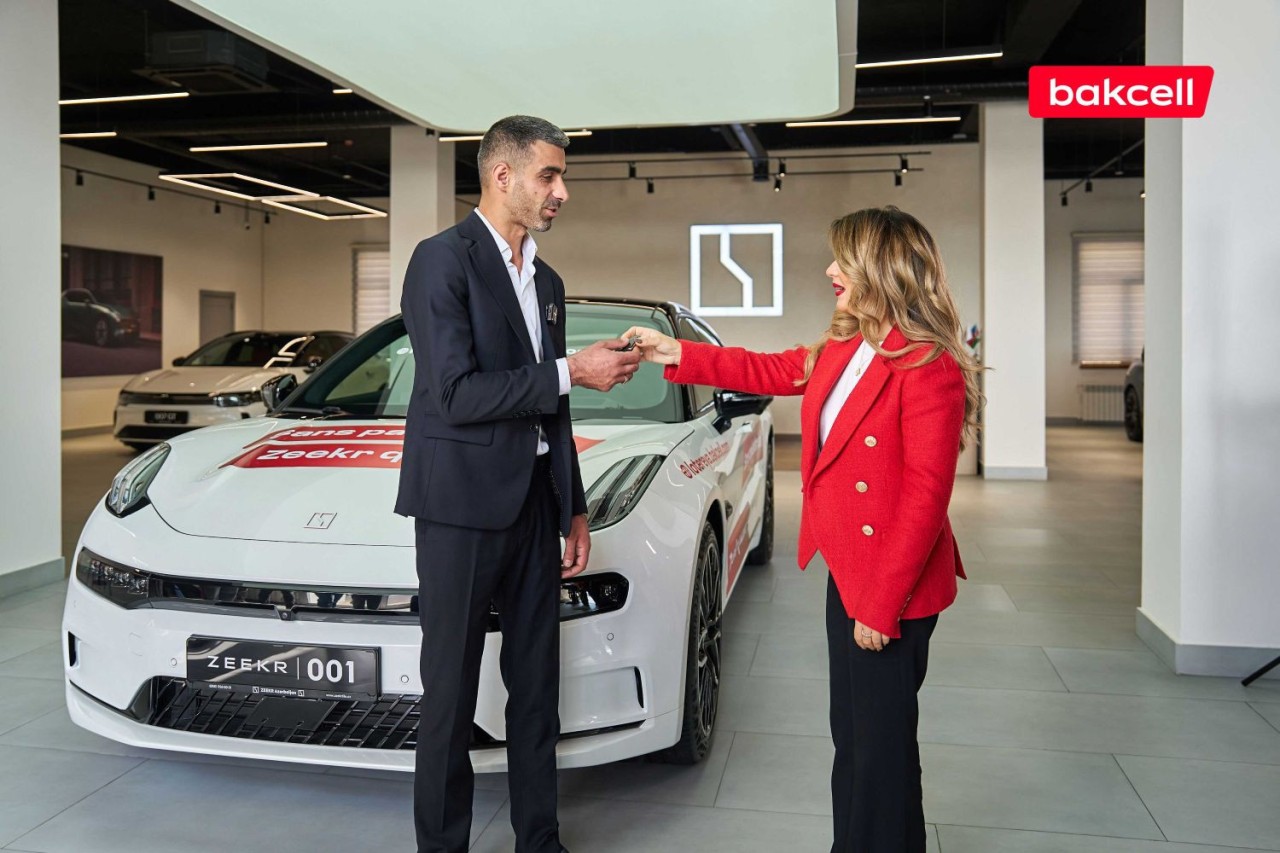 Bakcell lotereyasında ilk “Zeekr 001” qalibə təhvil verildi! - FOTO