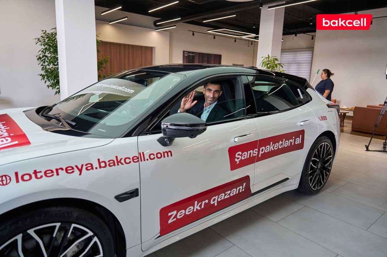 Bakcell lotereyasında ilk “Zeekr 001” qalibə təhvil verildi! - FOTO