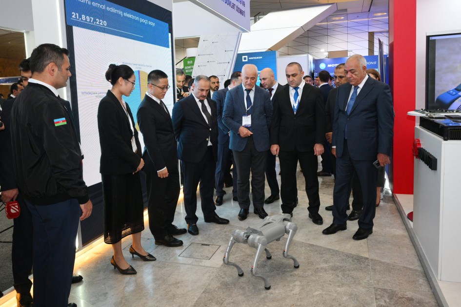 CIDC-2025 tədbirinin rəsmiləri kibertəhlükəsizlik sərgisi ilə tanış olublar - FOTOLAR (VİDEO)