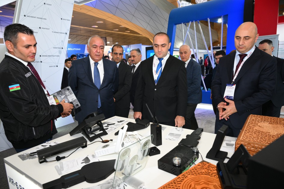 CIDC-2025 tədbirinin rəsmiləri kibertəhlükəsizlik sərgisi ilə tanış olublar - FOTOLAR (VİDEO)