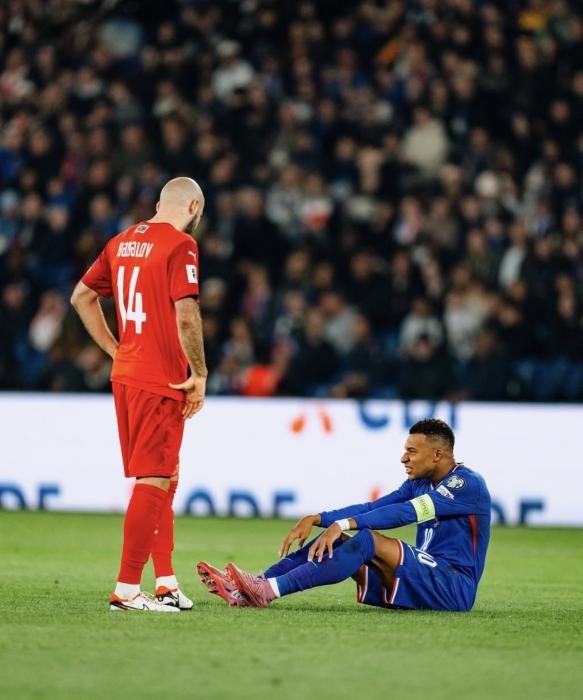 Mbappe millinin düşərgəsini tərk etdi - FOTO