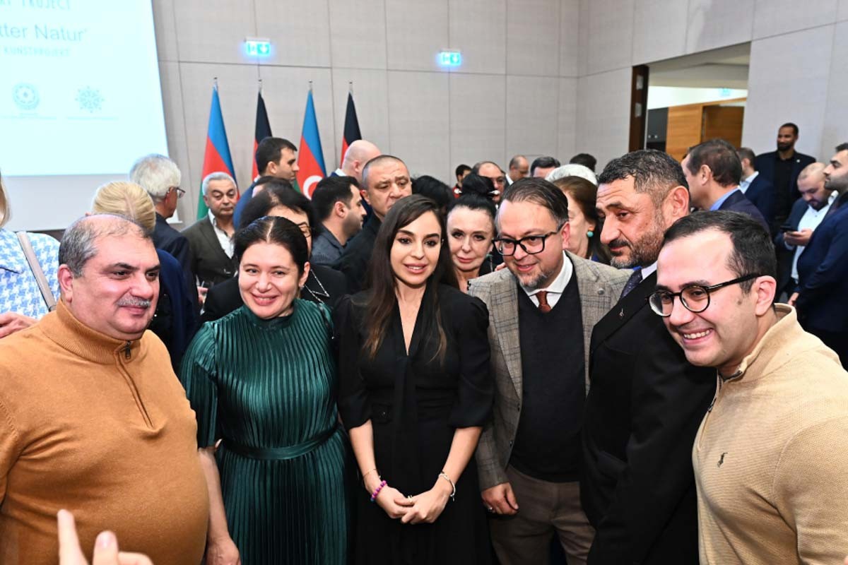 Leyla və Arzu Əliyevalar Berlində sərgidə iştirak etdi - FOTOLAR