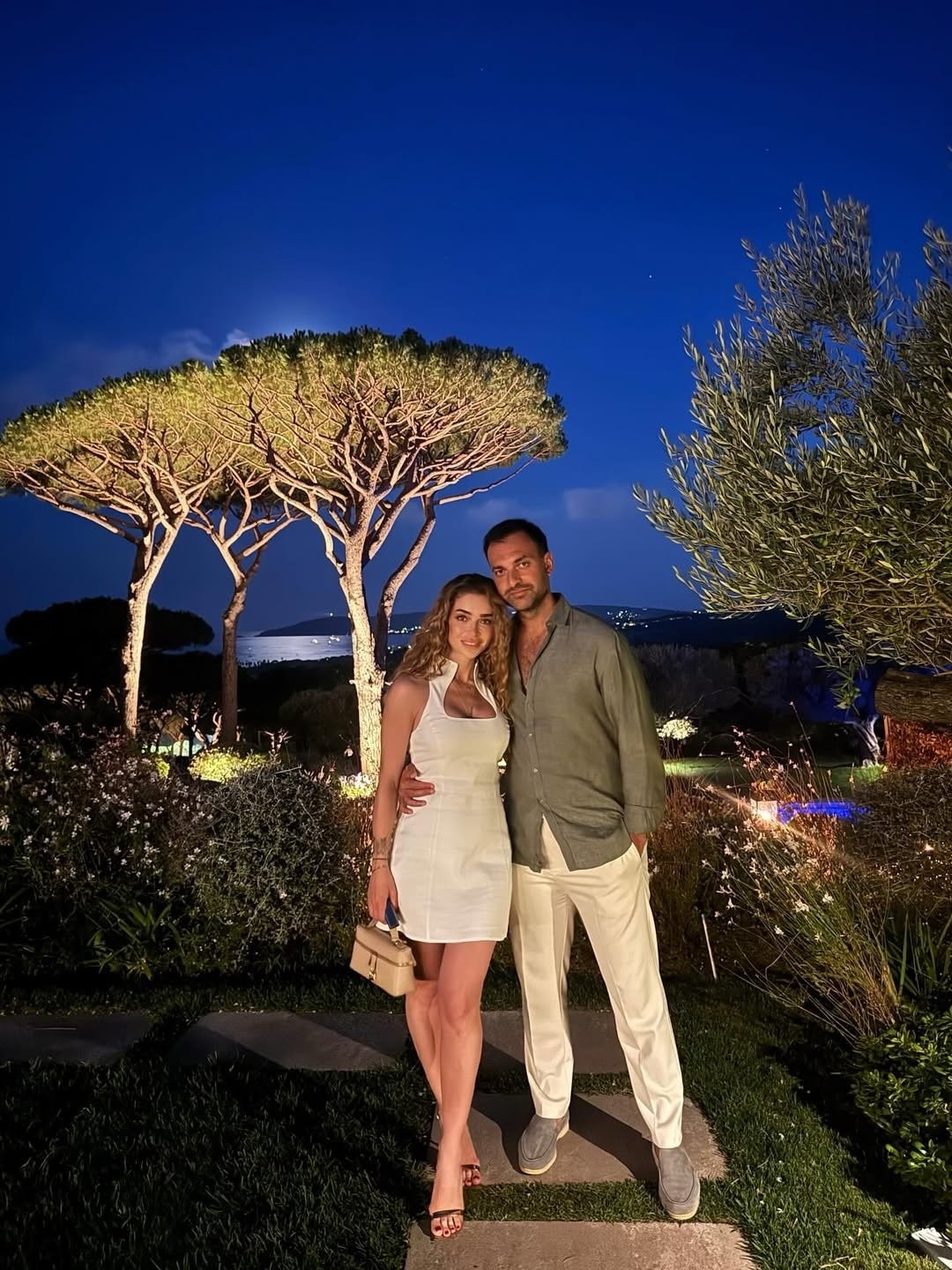 Aktrisa məşhur mafiya liderinin oğlu ilə evlənir - FOTOLAR