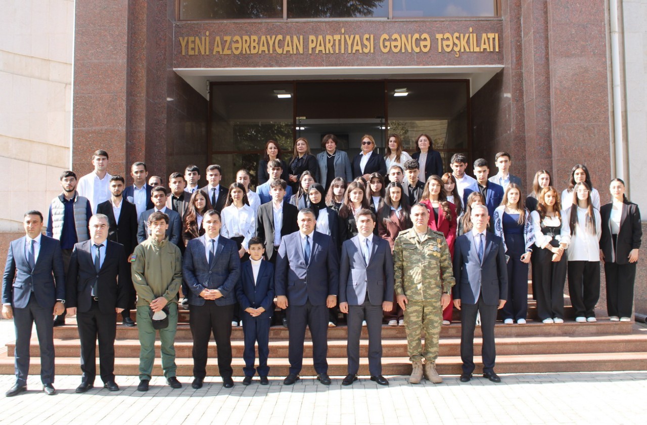 YAP Nizami rayon təşkilatının könüllüləri Gəncədə olublar - FOTOLAR