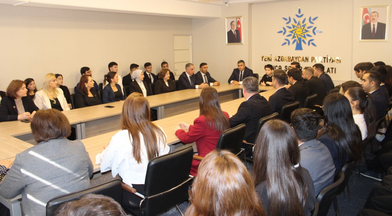 YAP Nizami rayon təşkilatının könüllüləri Gəncədə olublar - FOTOLAR