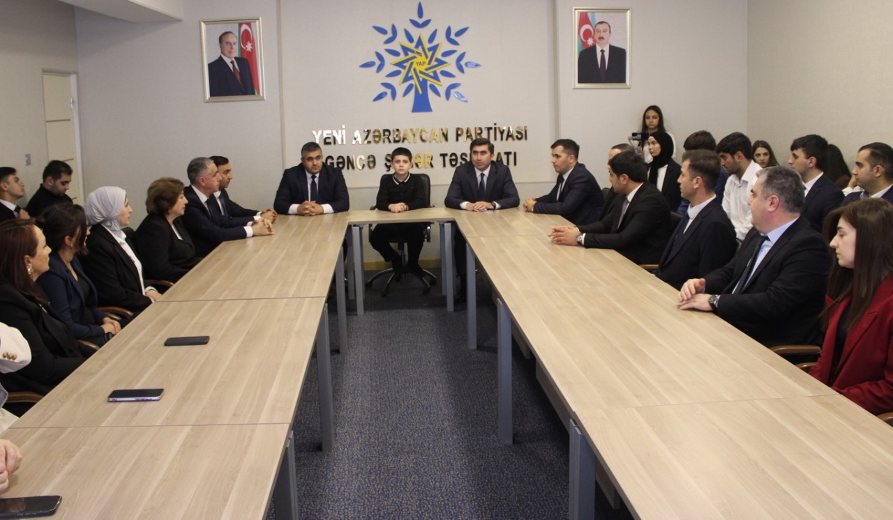 YAP Nizami rayon təşkilatının könüllüləri Gəncədə olublar - FOTOLAR