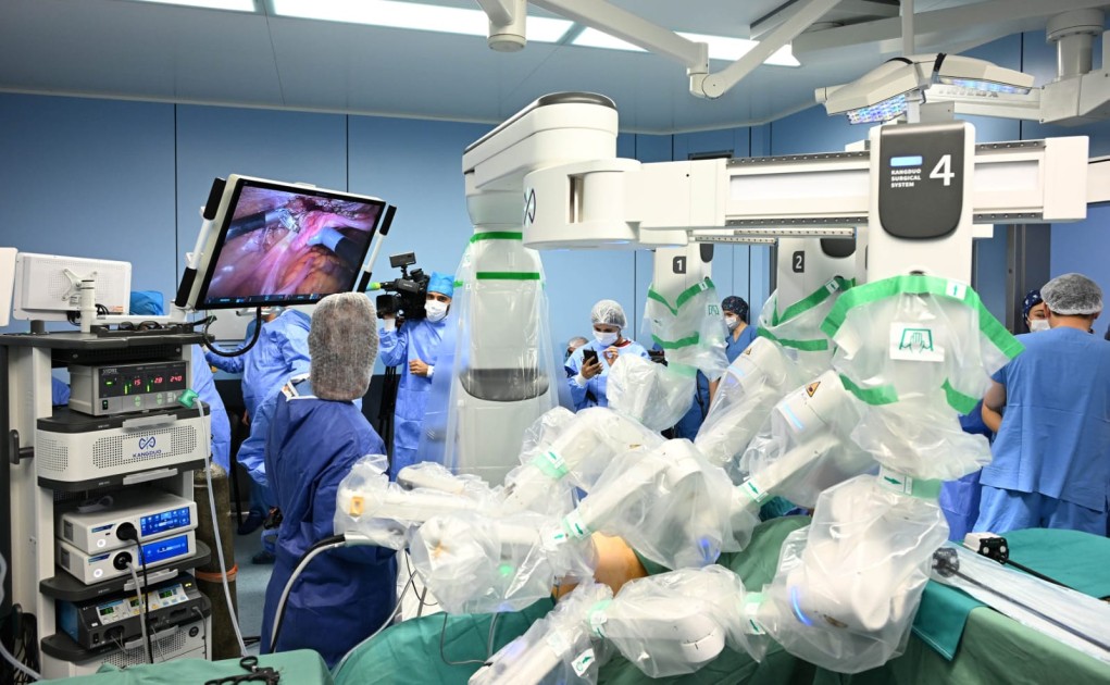 Azərbaycan və Çin həkimləri tarixi əməliyyat keçiriblər - FOTOLAR