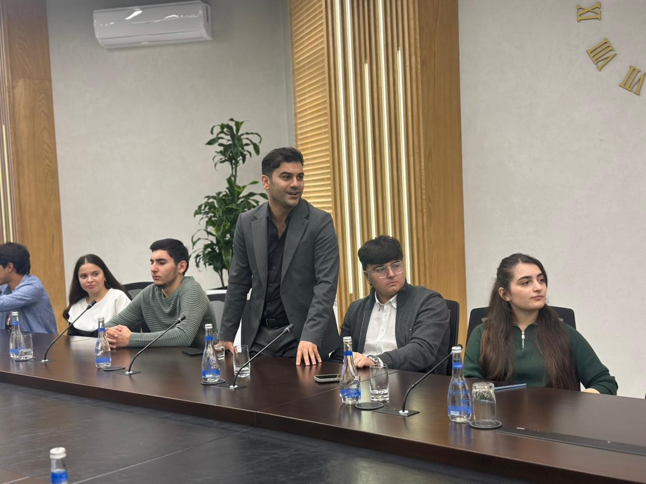 YAP Yasamal rayon təşkilatı tələbələrlə görüş keçirdi - FOTOLAR