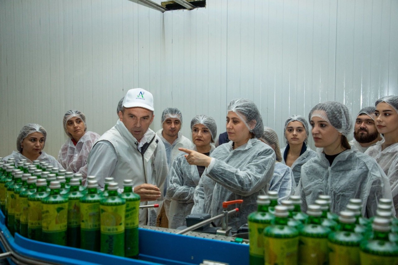 Jurnalistlər “Coolmix”, “Qaf” markalarının istehsal prosesi ilə tanış olublar - FOTOLAR