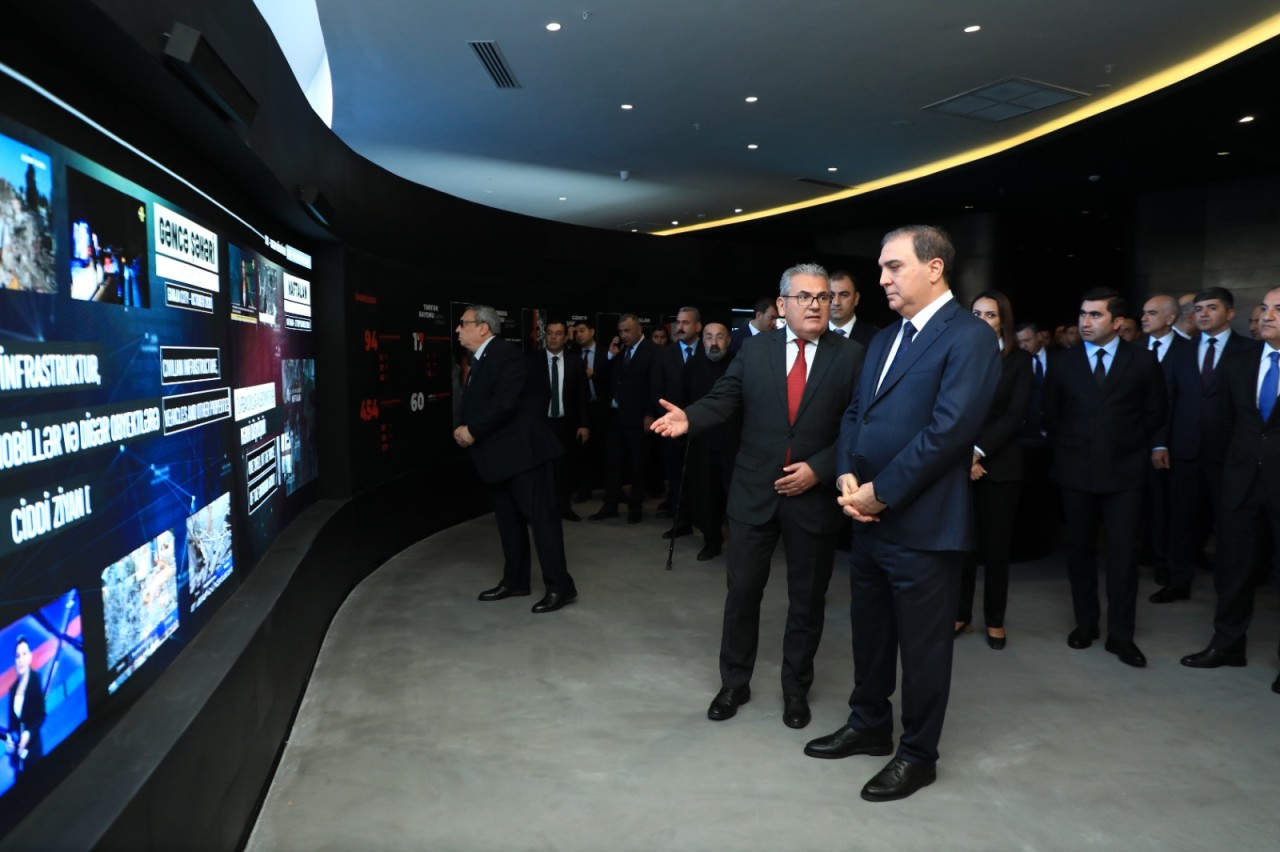 Niyazi Bayramov Gəncə Memorial Kompleksində olub - FOTOLAR