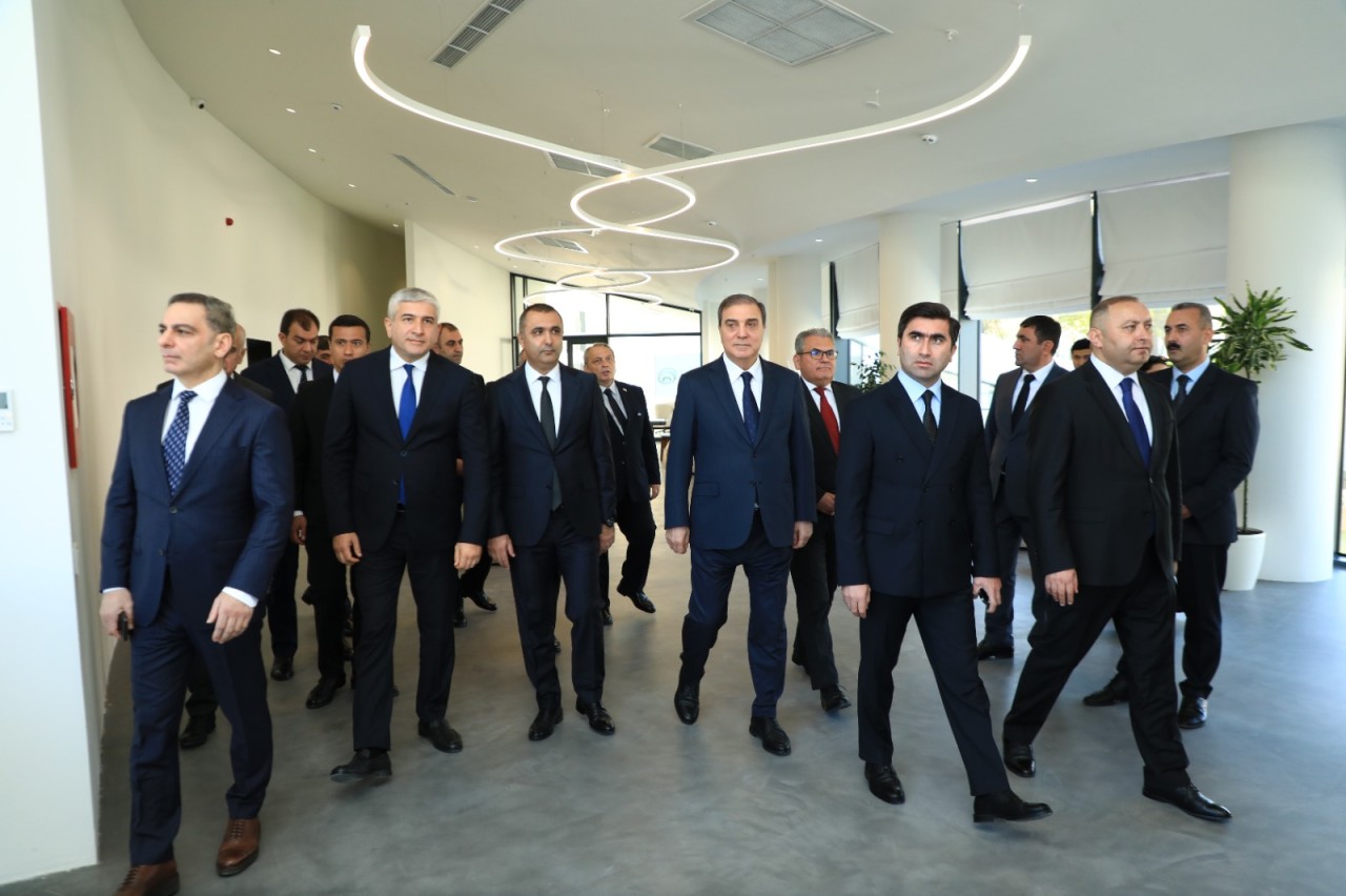 Niyazi Bayramov Gəncə Memorial Kompleksində olub - FOTOLAR