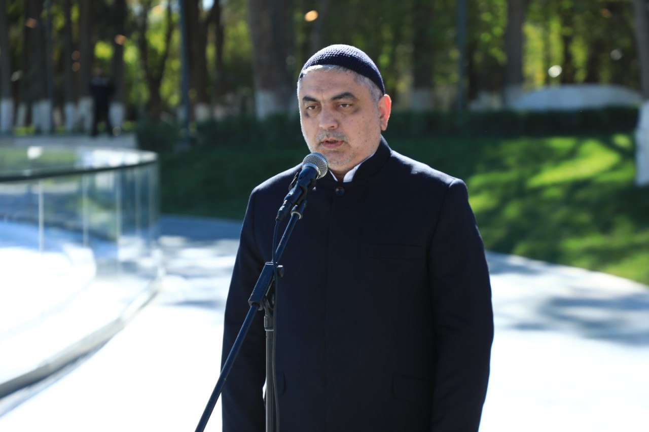 Niyazi Bayramov Gəncə Memorial Kompleksində olub - FOTOLAR