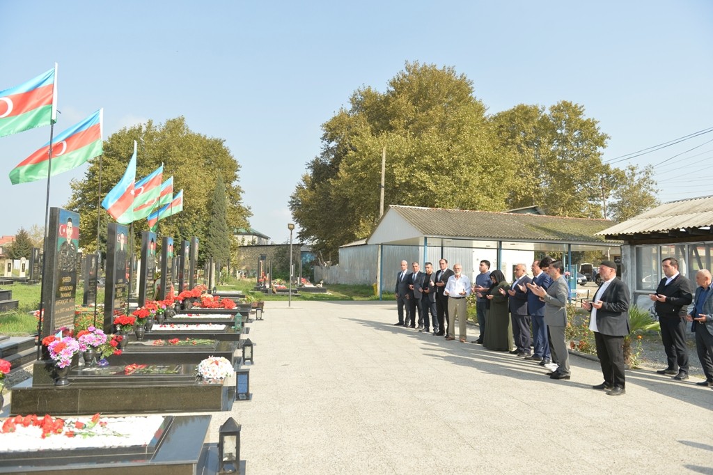 Taleh Qaraşov şəhidlərin anım günündə iştirak edib - FOTOLAR