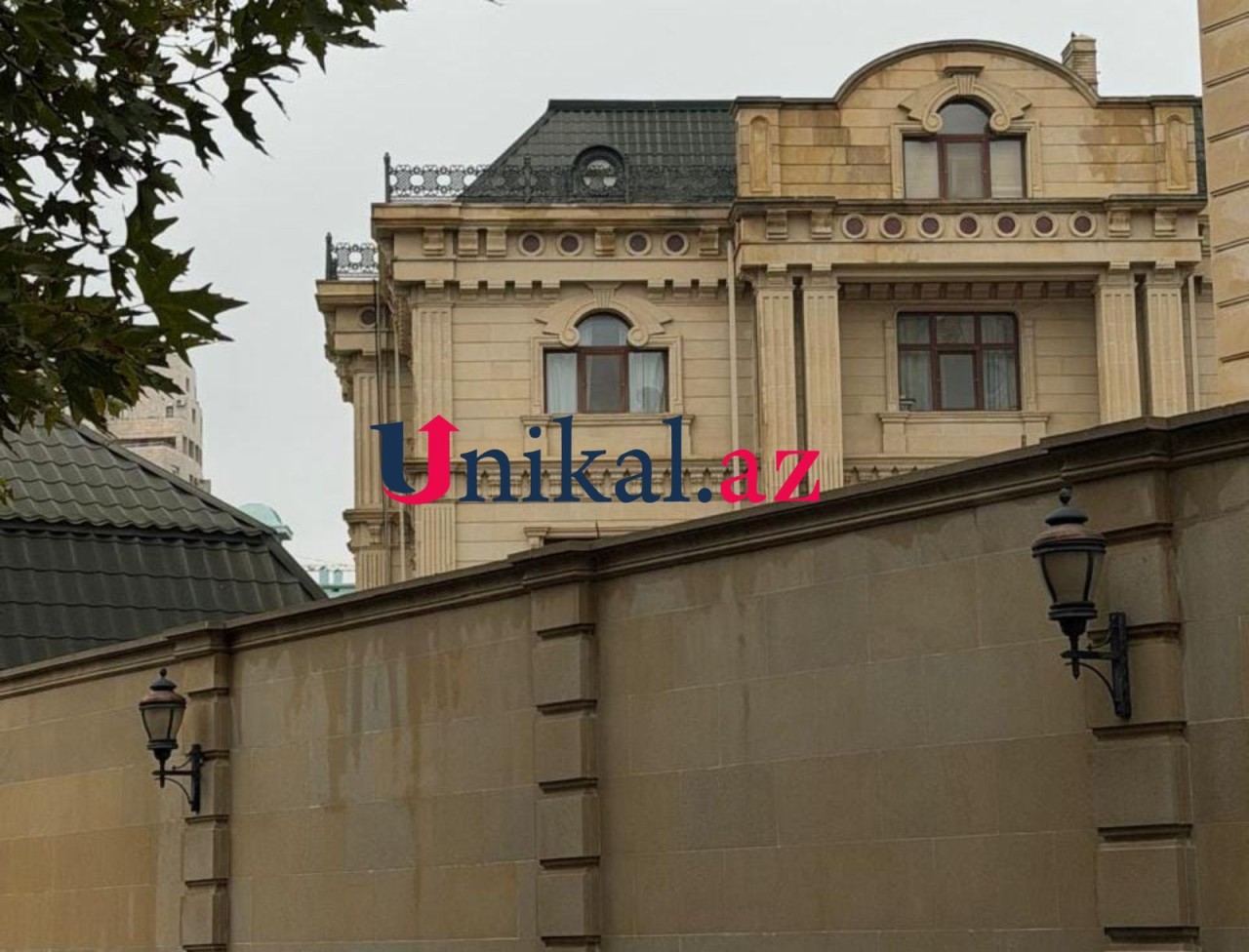 Ramiz Mehdiyev ev dustaqlığını bu villasında çəkir - Qonşusu məşhur generaldır (FOTOLAR)