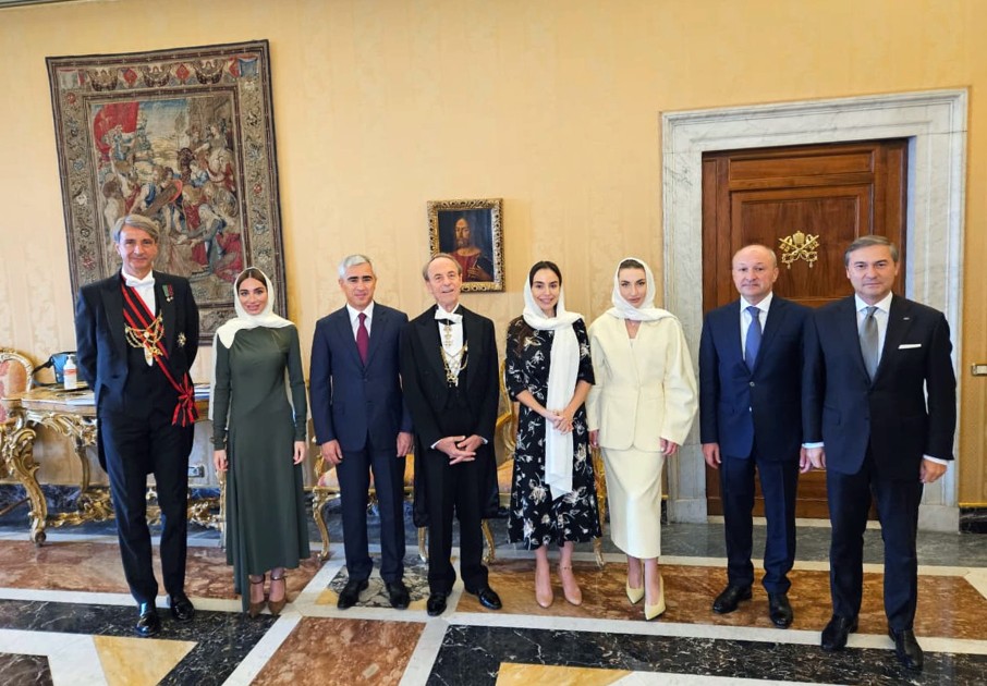 Mehriban Əliyeva Roma Papası ilə görüşdü - FOTOLAR