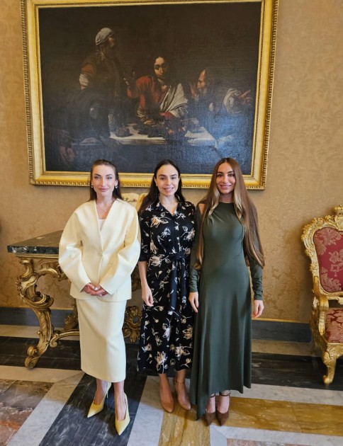 Mehriban Əliyeva Roma Papası ilə görüşdü - FOTOLAR