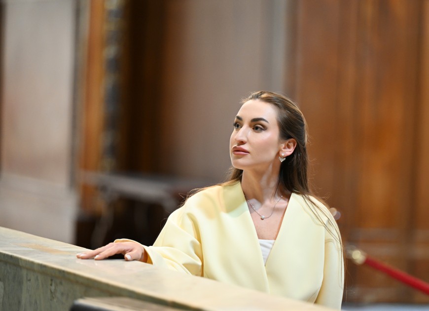 Birinci xanım Müqəddəs Pyotr Bazilikasındakı bərpa işləri ilə tanış oldu - FOTOLAR