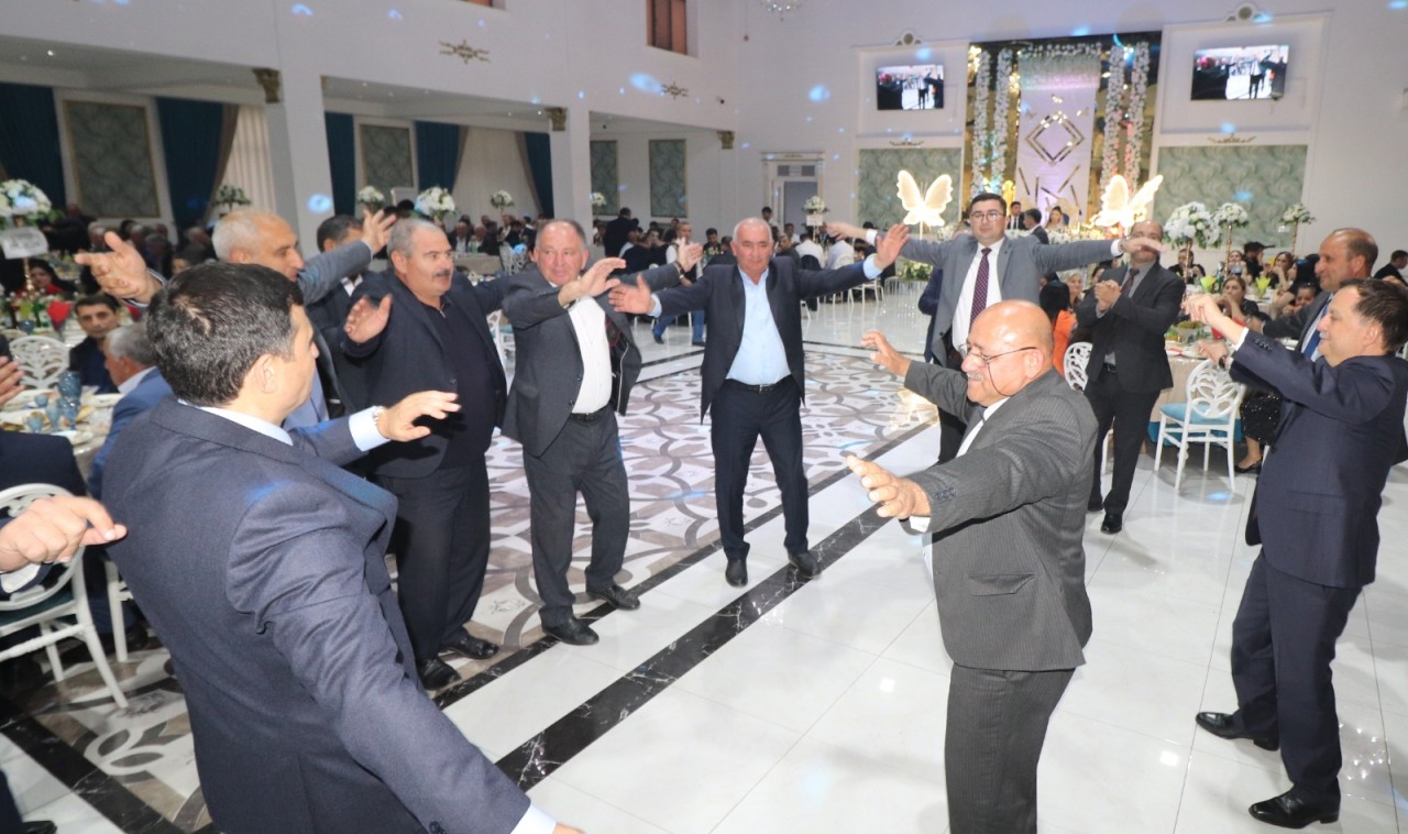 Rəcəb Babaşov şəhid qardaşının toyunda iştirak etdi - FOTOLAR