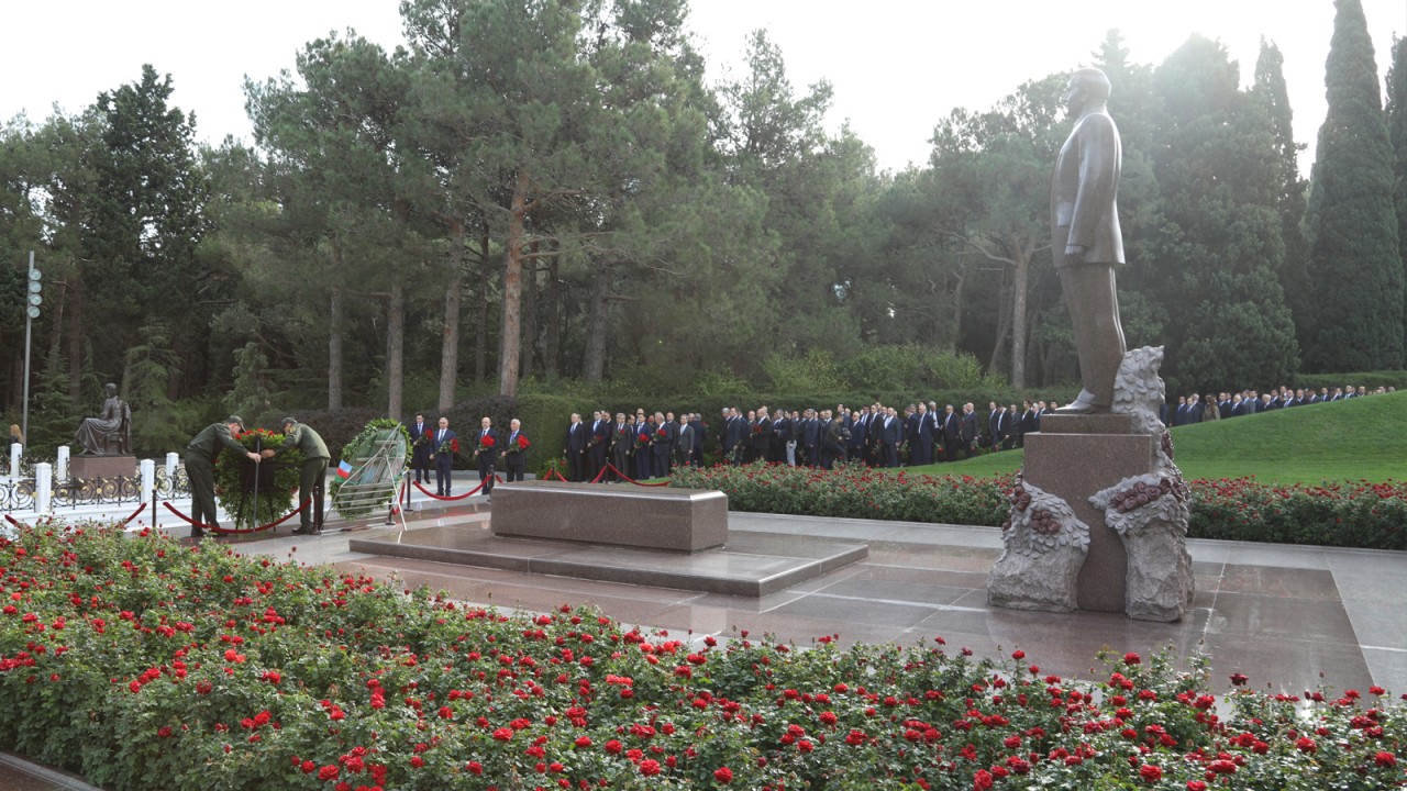 Energetiklər Günü ilə bağlı AzərEnerji silsilə tədbirlər keçirib - FOTO/VİDEO