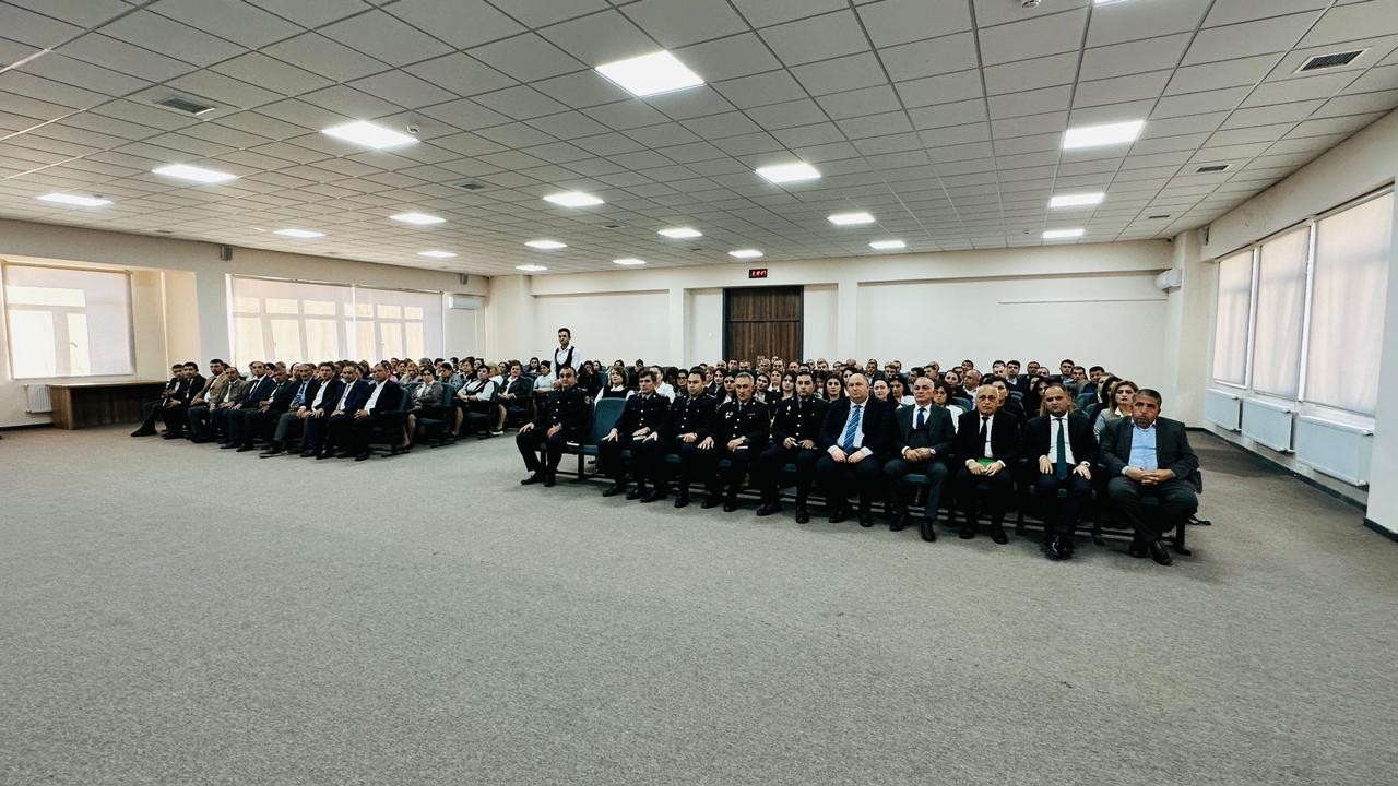 Polis məktəb direktorları ilə görüş keçirdi - FOTOLAR