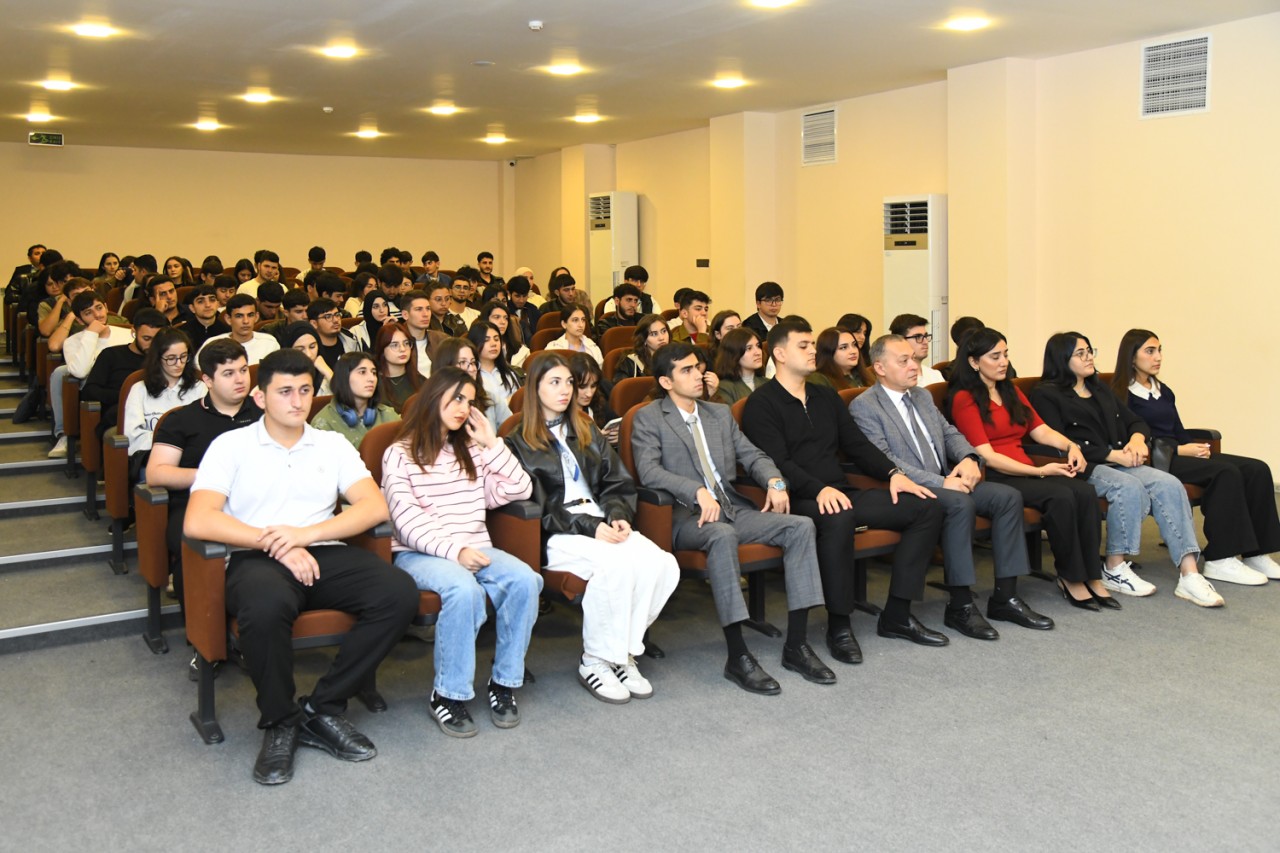 BMU-da icbari tibbi sığorta ilə bağlı sessiya təşkil olunub - FOTOLAR