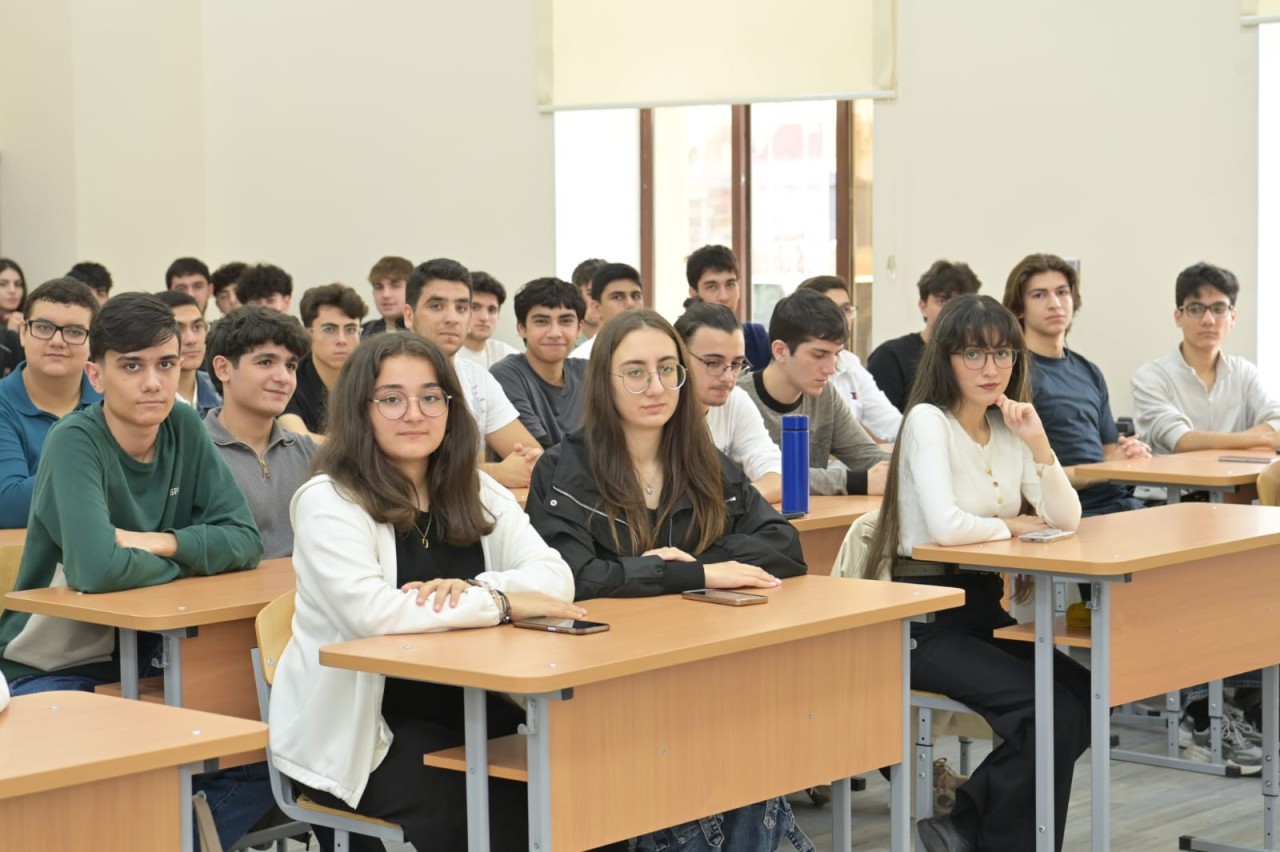 Emin Əmrullayev və Erol Özvar Türkiyə–Azərbaycan Universitetində tələbələrlə görüşüblər - FOTOLAR