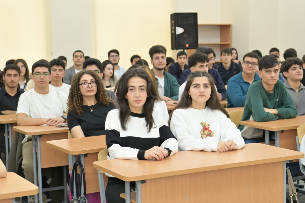 Emin Əmrullayev və Erol Özvar Türkiyə–Azərbaycan Universitetində tələbələrlə görüşüblər - FOTOLAR