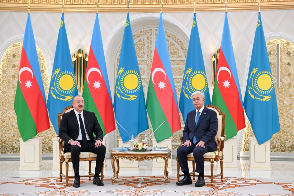 İlham Əliyevin Tokayevlə təkbətək görüşü oldu - FOTOLAR