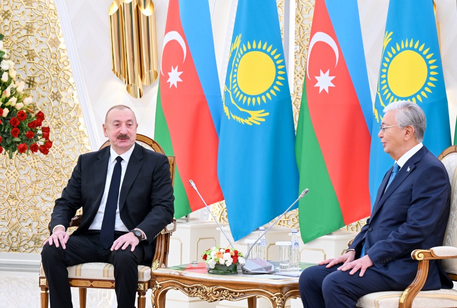 İlham Əliyevin Tokayevlə təkbətək görüşü oldu - FOTOLAR